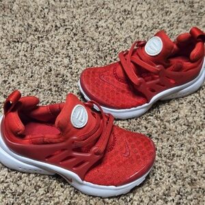 *Size 9C* Nike* Red w/White Bottoms and Logo* Very Light*
